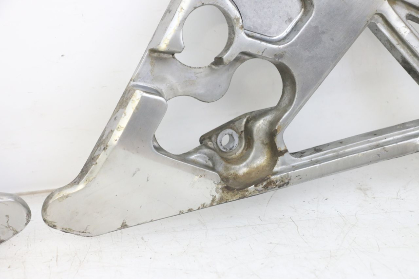 photo de PAIR OF FRONT FOOTREST BRACKETS YAMAHA FJ 3CX 1200 (1986 - 1996) - Markings and original references