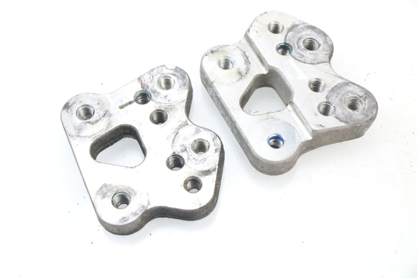 photo de PAIR FRONT MOUNT FOOTRESTS SUZUKI GSX-R GSXR 600 (2008 - 2010) - Main view