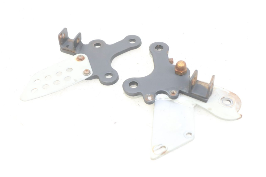 photo de PAIR OF FRONT FOOTREST BRACKETS YAMASAKI RAPTOR 50 (2013 - 2018) - Main view