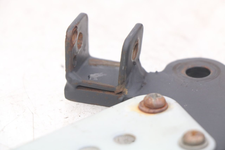 photo de PAIR OF FRONT FOOTREST BRACKETS YAMASAKI RAPTOR 50 (2013 - 2018) - Product overview