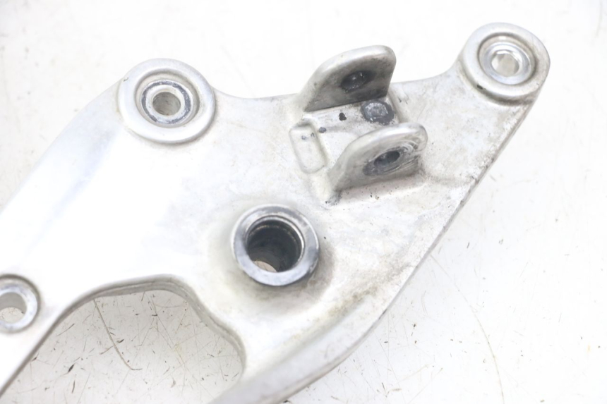 photo de PAIR OF FRONT FOOTREST BRACKETS YAMAHA TDM ABS 900 (2002 - 2014) - Markings and original references