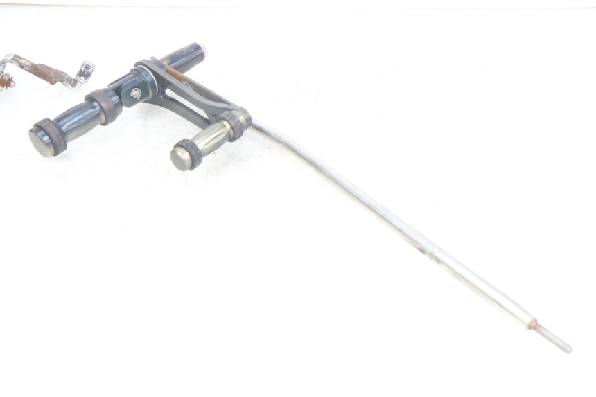 photo de PAIR OF FRONT FOOTREST BRACKETS DAELIM VL DAYSTAR 125 (2000 - 2011) - Markings and original references