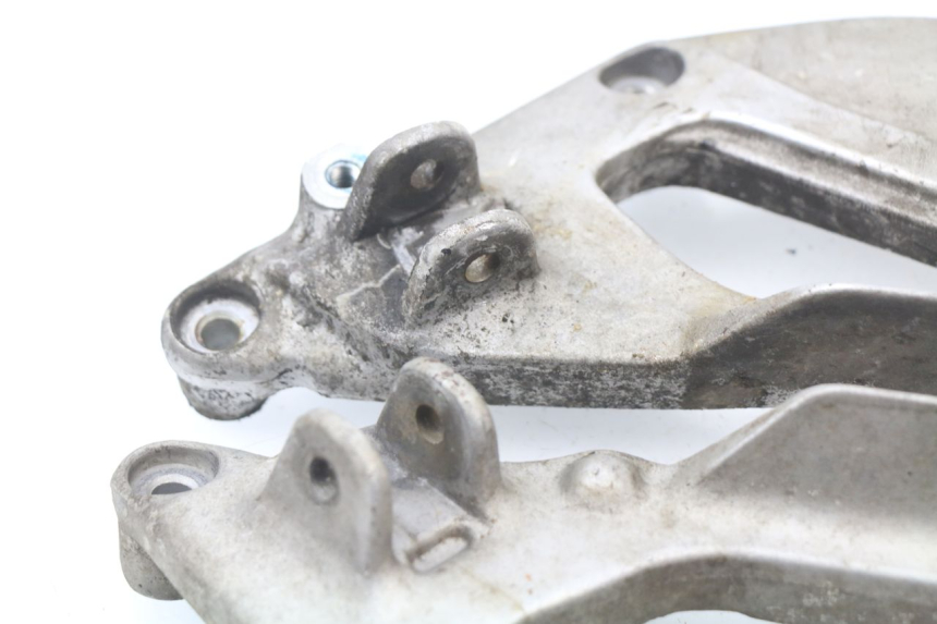 photo de PAIR FRONT MOUNT FOOTRESTS YAMAHA XJ600 XJ DIVERSION 600 (1992 - 1997) - Technical close-up