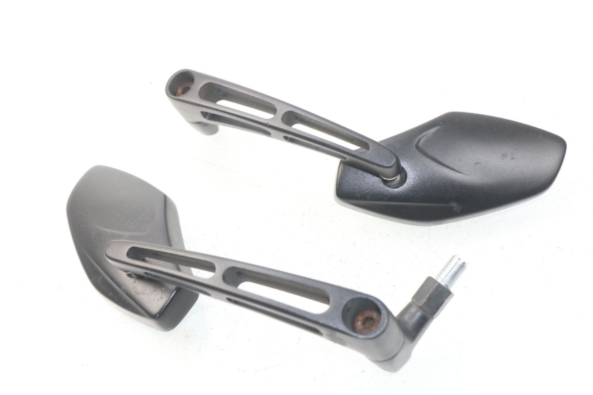 photo de MIRRORS YAMAHA FZ8 800 (2010 - 2016) - Zoom on usage condition