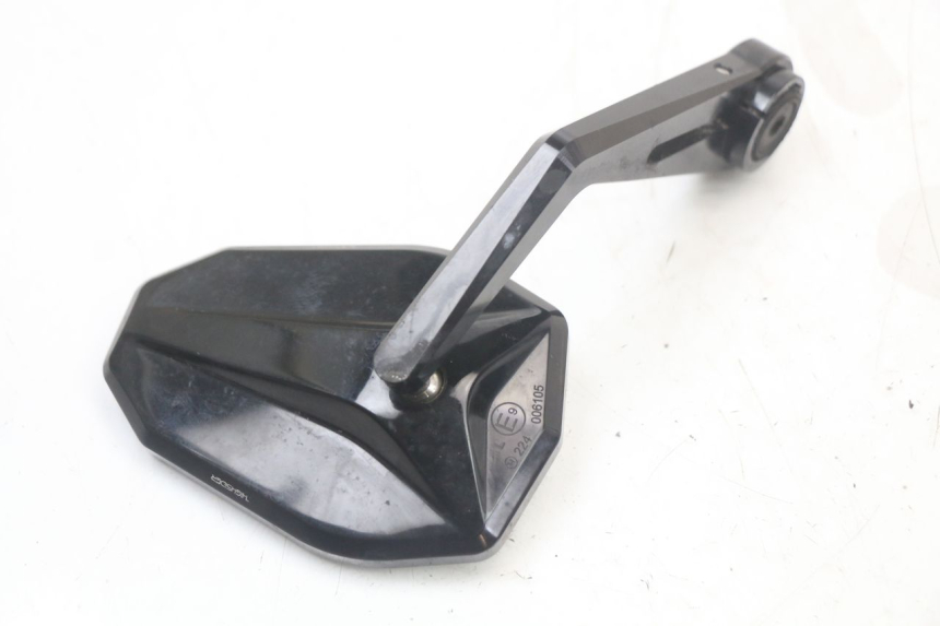 photo de MIRRORS SUZUKI GSR 750 (2011 - 2017) - Distinctive features