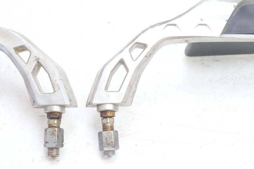 photo de MIRRORS YAMAHA XJR 1300 (1998 - 2002) - High-resolution close-up