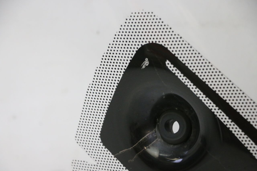 photo de WINDSCREEN QUADRO 4 4D 350 (2015 - 2018) - Fixing points details