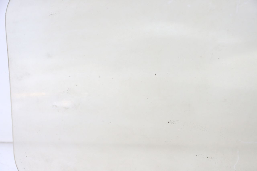 photo de WINDSCREEN SUZUKI BURGMAN 125 (2007 - 2014) - Detailed visual inspection