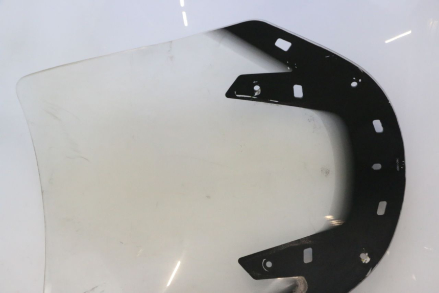 photo de WINDSCREEN SUZUKI BURGMAN EXECUTIVE ABS 650 (2006 - 2012) - Markings and original references