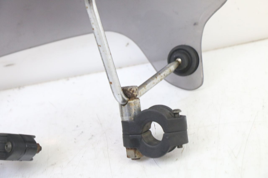 photo de WINDSCREEN APRILIA CLASSIC 125 (1995 - 2001) - Surface and material condition