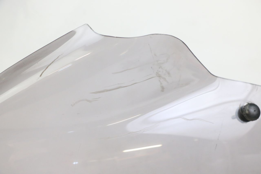 photo de WINDSCREEN PEUGEOT ELYSTAR 125 (2002 - 2007) - Fixing points details