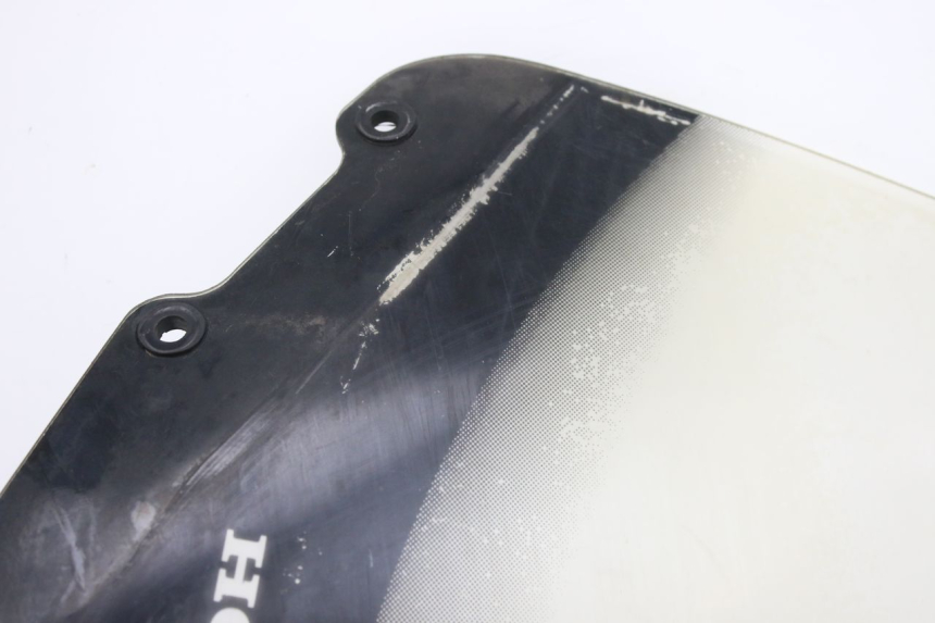 photo de WINDSCREEN HONDA FES PANTHEON 125 (2003 - 2007) - Component detail