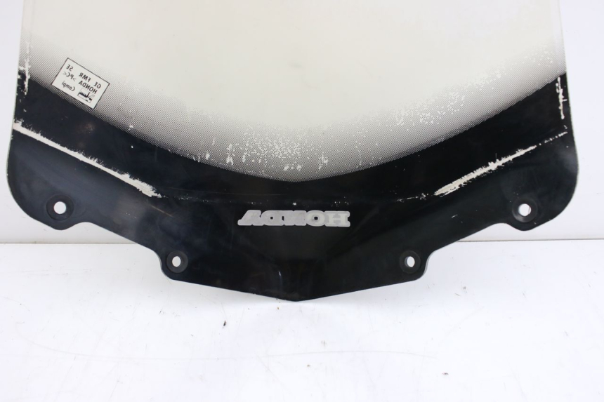 photo de WINDSCREEN HONDA FES PANTHEON 125 (2003 - 2007) - Markings and original references