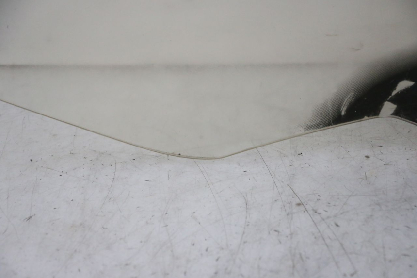 photo de WINDSCREEN HONDA FES S-WING SWING ABS 125 (2007 - 2015) - Focus on structure