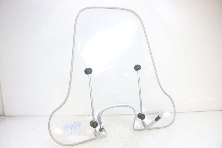 photo de WINDSCREEN PIAGGIO FLY 125 (2005 - 2012) - Zoom on usage condition