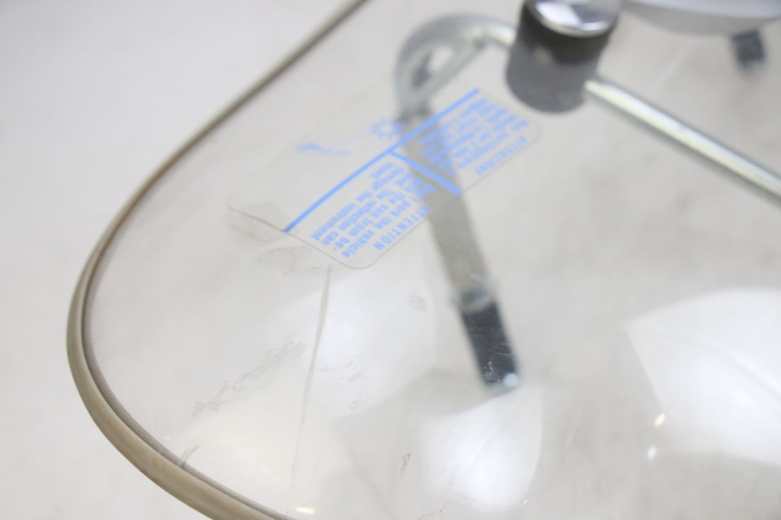photo de WINDSCREEN PIAGGIO FLY 125 (2005 - 2012) - Fixing points details