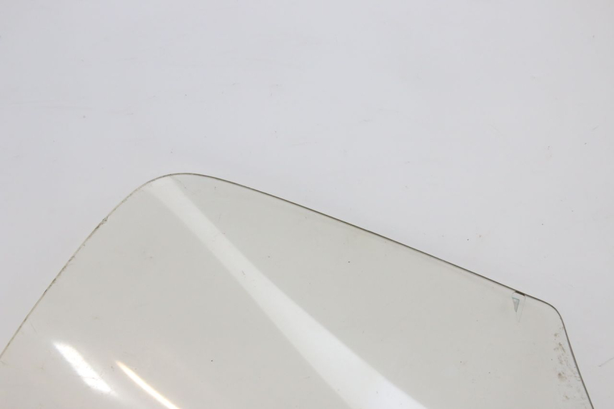 photo de WINDSCREEN HONDA FORZA 125 (2015 - 2016) - Surface and material condition