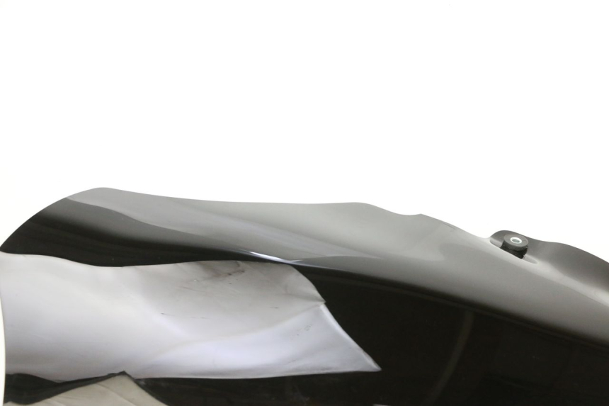 photo de WINDSCREEN PIAGGIO MP3 HPE 300 (2019 - 2026) - Focus on structure