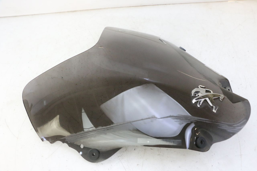 photo de WINDSCREEN PEUGEOT SATELIS 125 (2013 - 2018) - Distinctive features