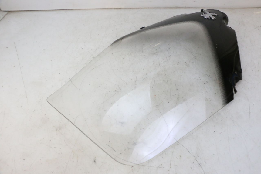photo de WINDSCREEN PEUGEOT SATELIS 125 (2010 - 2012) - Distinctive features
