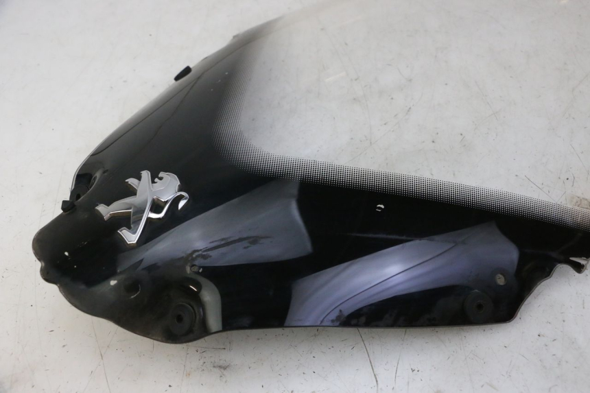 photo de WINDSCREEN PEUGEOT SATELIS 125 (2010 - 2012) - Markings and original references