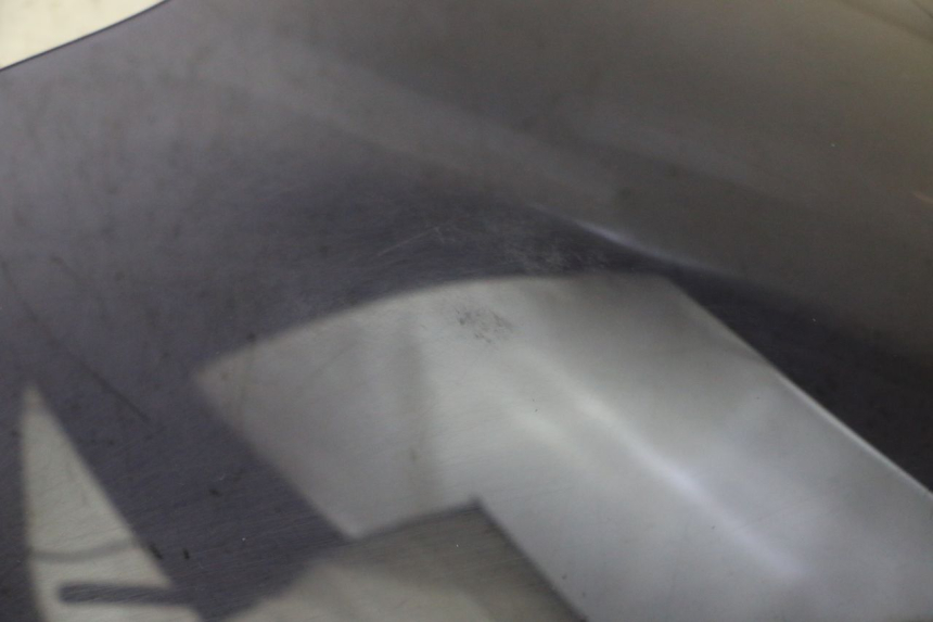 photo de WINDSCREEN PEUGEOT SATELIS 125 (2013 - 2018) - High-resolution close-up