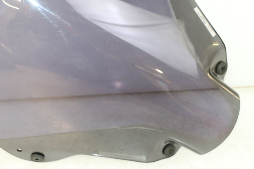 photo de WINDSCREEN PEUGEOT SATELIS 125 (2013 - 2018) - Focus on structure