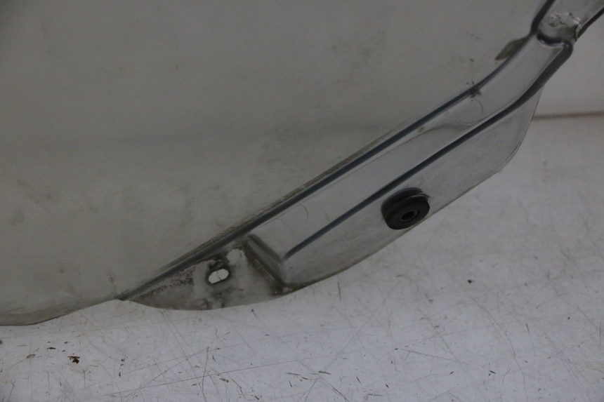 photo de WINDSCREEN PEUGEOT SATELIS 125 (2006 - 2009) - Distinctive features