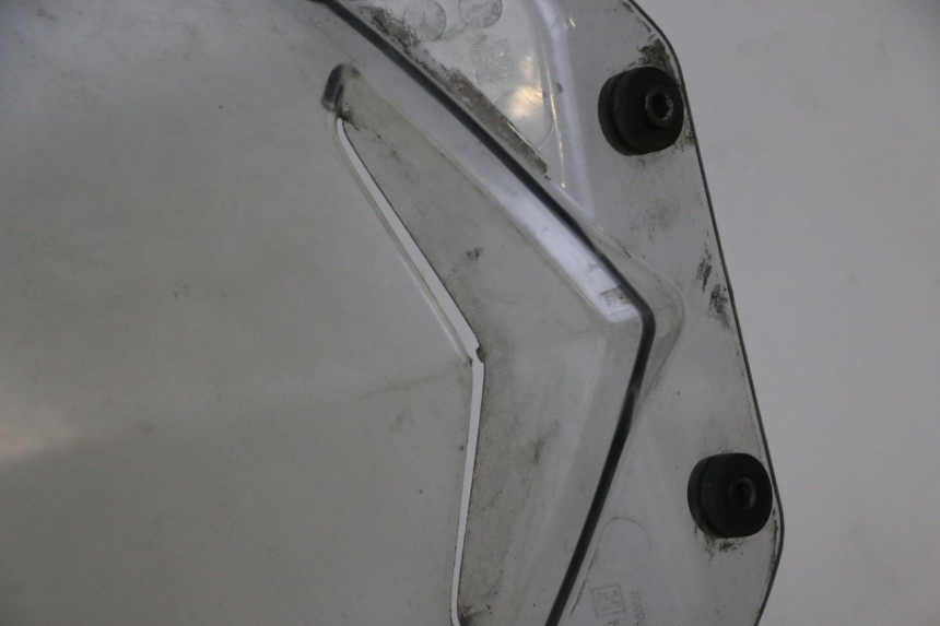 photo de WINDSCREEN PEUGEOT SATELIS 125 (2006 - 2009) - Focus on structure