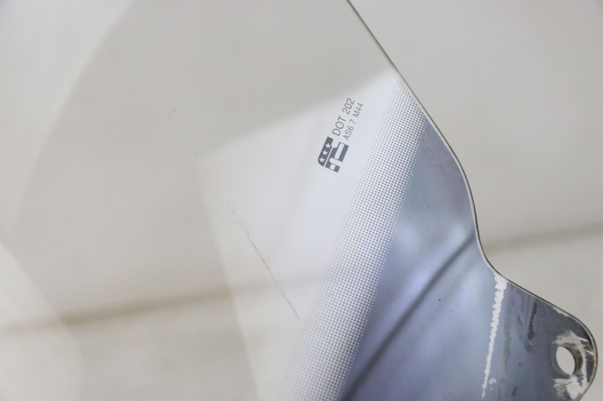 photo de WINDSCREEN SUZUKI BURGMAN 125 (2018 - 2021) - Technical close-up