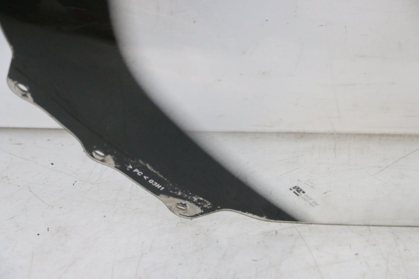 photo de WINDSCREEN SUZUKI BURGMAN 125 (2015 - 2017) - Focus on structure