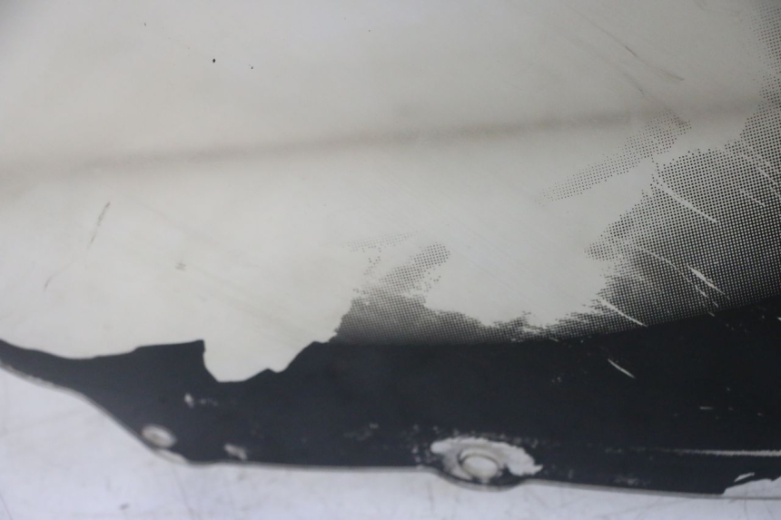 photo de WINDSCREEN SUZUKI UH BURGMAN 125 (2002 - 2006) - Focus on structure