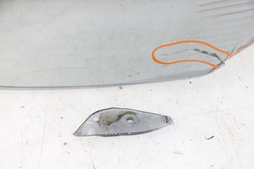 photo de WINDSCREEN YAMAHA X-MAX XMAX ABS 250 (2010 - 2012) - Focus on structure