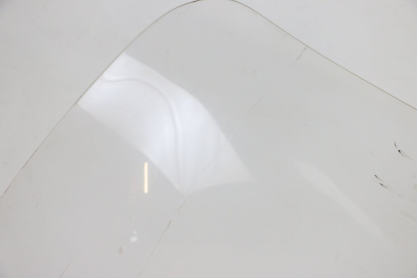 photo de WINDSCREEN PIAGGIO X10 125 (2012 - 2017) - Fixing points details