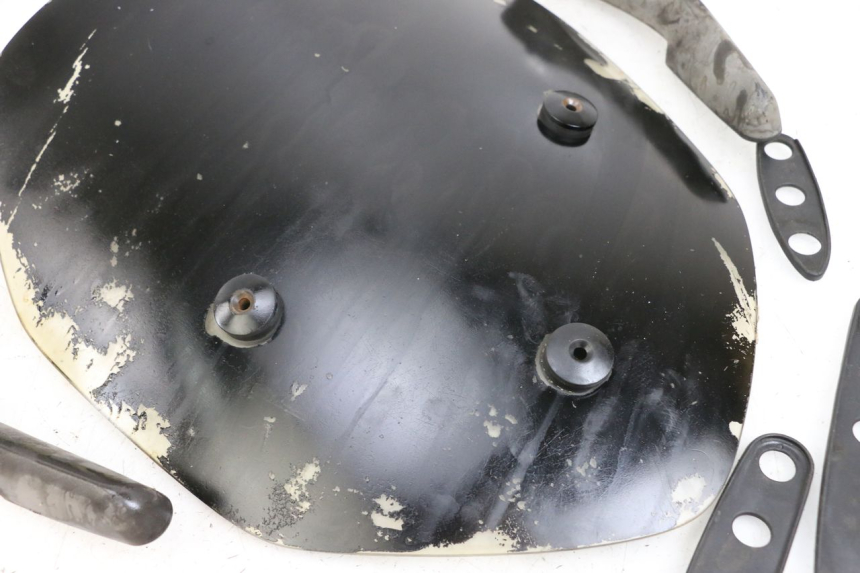 photo de WINDSCREEN PIAGGIO X9 125 (2000 - 2003) - Markings and original references