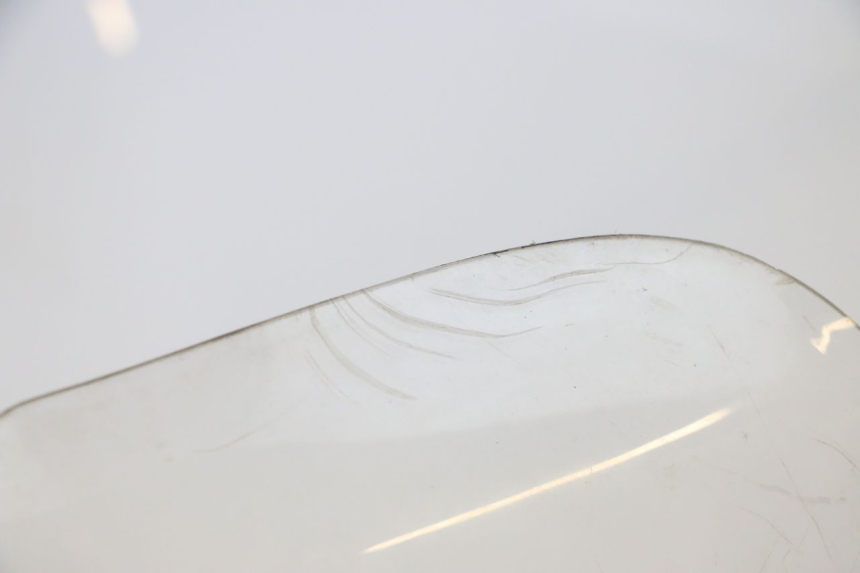 photo de WINDSCREEN YAMAHA YP MAJESTY 125 (1998 - 2001) - Distinctive features