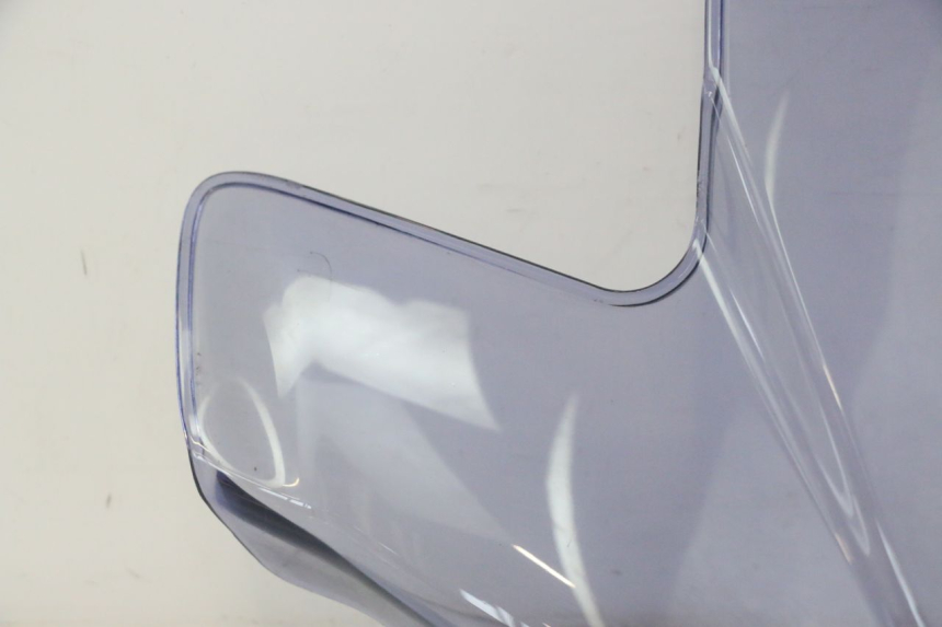 photo de WINDSCREEN YAMAHA YP MAJESTY 125 (2002 - 2006) - Fixing points details