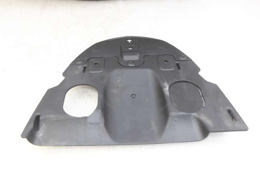 photo de REAR WHEEL HUGGER KYMCO AGILITY 16+ 4T 50 (2018 - 2023) - Zoom on usage condition