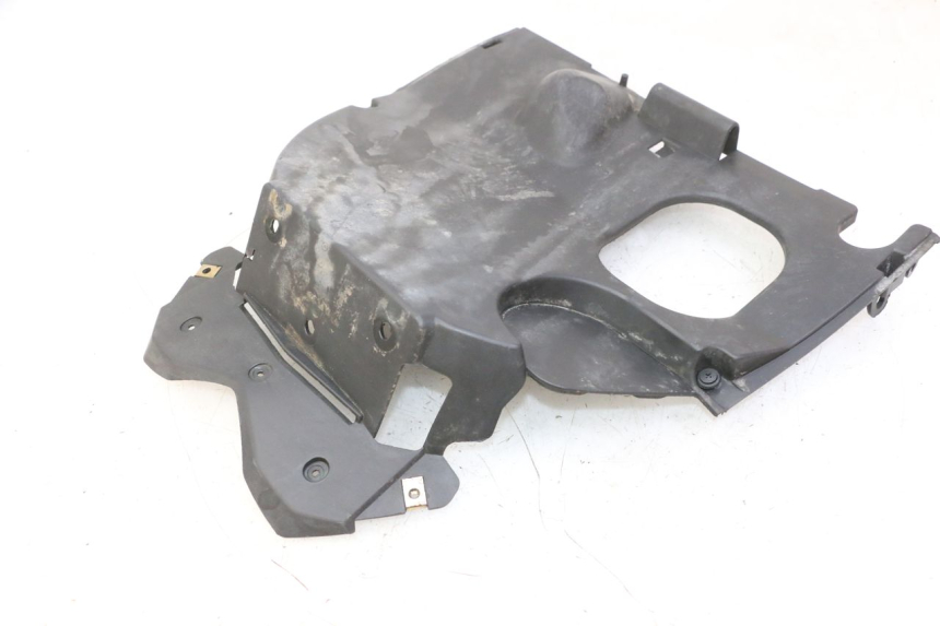 photo de REAR WHEEL HUGGER KYMCO AGILITY NAKED RENOUVO 2T 50 (2011 - 2018) - Fixing points details