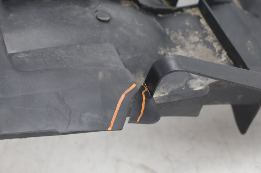 photo de REAR WHEEL HUGGER MBK BOOSTER SPIRIT 50 (1999 - 2003) - Component detail
