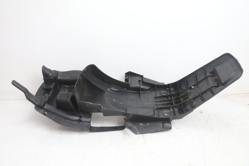 photo de REAR WHEEL HUGGER MBK BOOSTER SPIRIT 50 (1999 - 2003) - Fixing points details