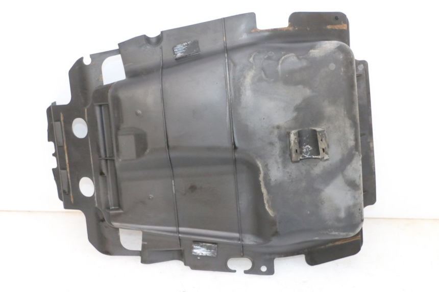 photo de REAR WHEEL ARCH SUZUKI BURGMAN 650 (2013 - 2020) - Component detail