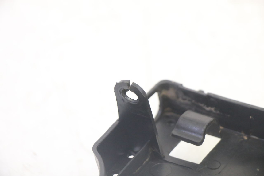 photo de REAR UNDERTRAY SYM CROX 4T 50 (2016 - 2023) - Fixing points details