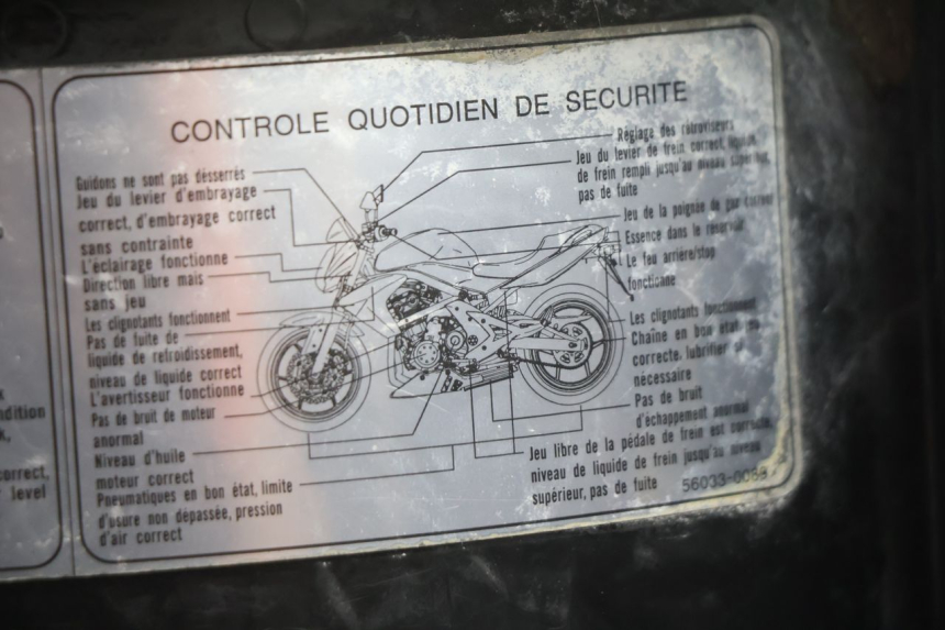 photo de REAR UNDERTRAY KAWASAKI ER-6 ER6 N 650 (2005 - 2009) - Fixing points details