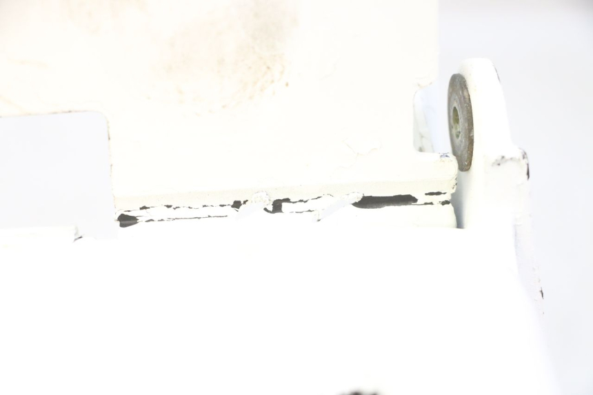 photo de REAR UNDERTRAY YAMAHA FJ 36Y 1100 (1984 - 1985) - Alternative perspective