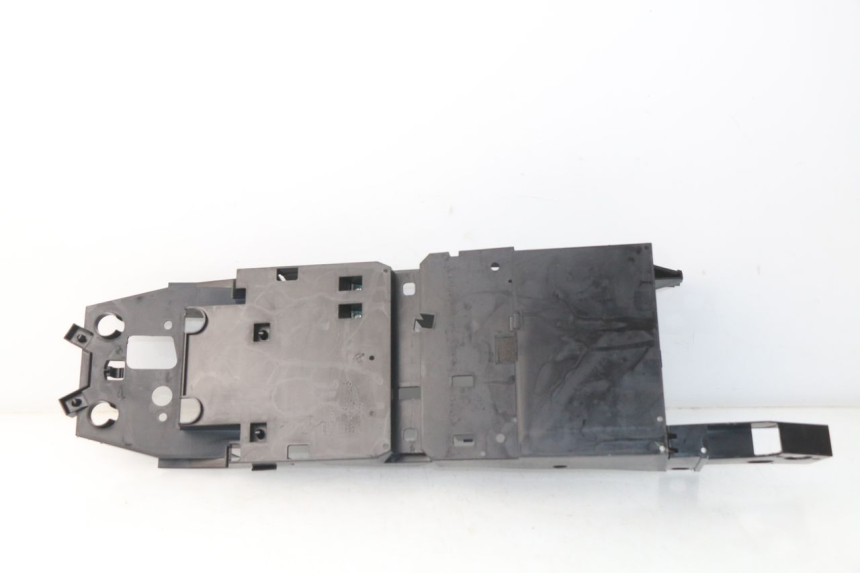 photo de REAR UNDERTRAY YAMAHA FZ8 800 (2010 - 2016) - Component detail