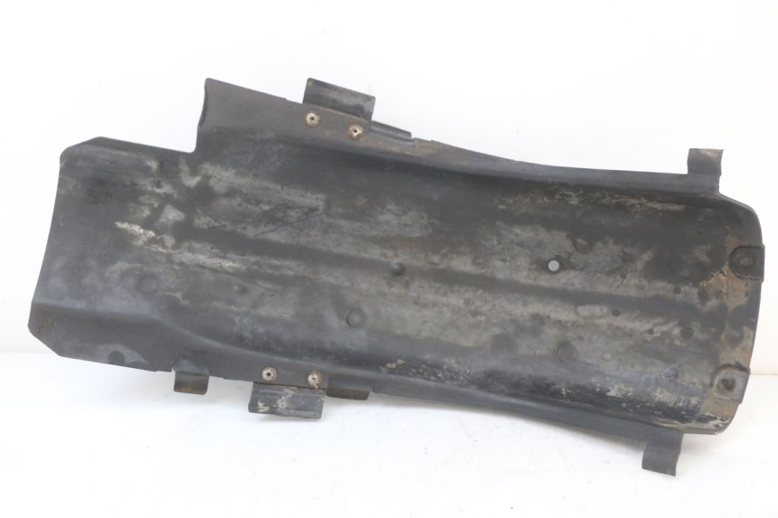 photo de REAR UNDERTRAY SUZUKI GN 125 (1997 - 2000) - Technical close-up