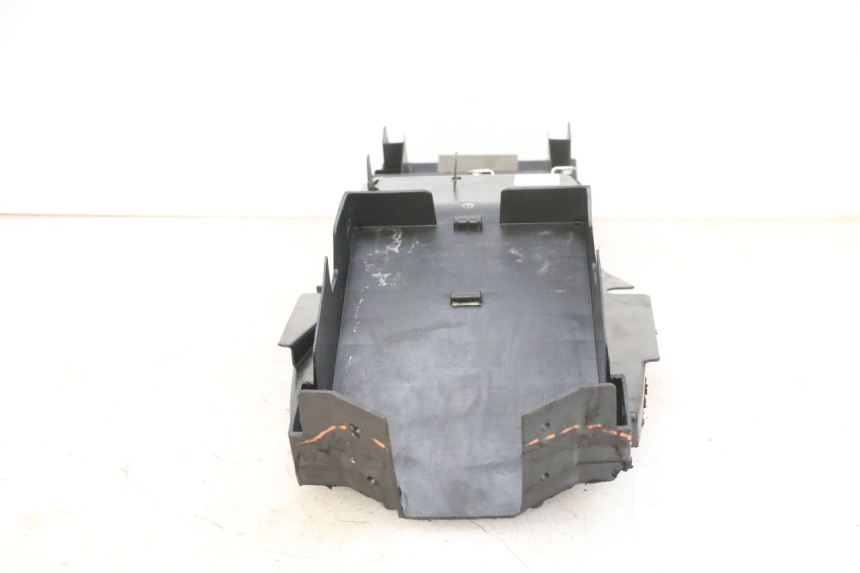photo de REAR UNDERTRAY SUZUKI GSF N BANDIT 600 (1996 - 1999) - Additional view of the item
