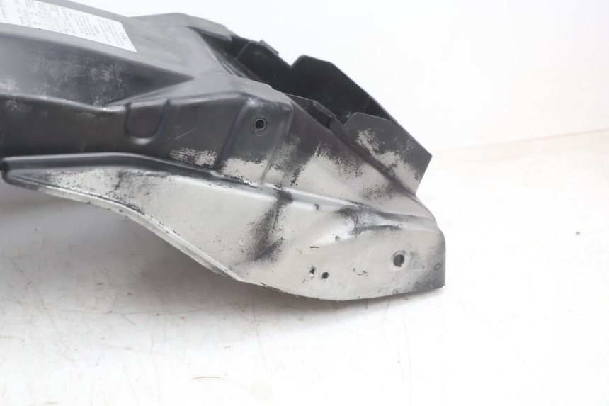 photo de REAR UNDERTRAY SUZUKI GSX F GSXF 750 (1988 - 1998) - Technical close-up