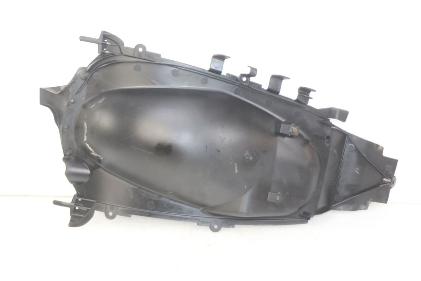 photo de REAR WHEEL HUGGER YAMAHA HW XENTER 125 (2011 - 2017) - Alternative perspective